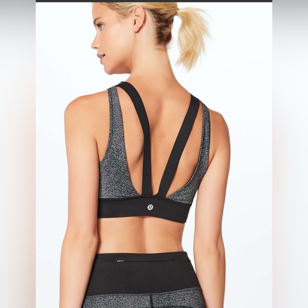 Lululemon Run The Day Bra
Fractal Dark Starlight Black / Black